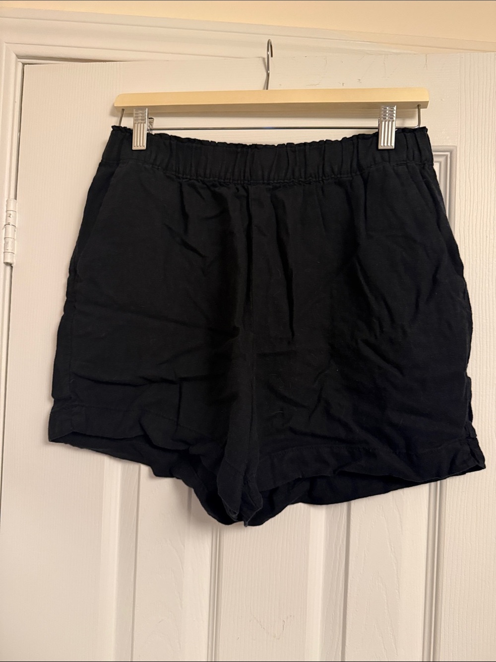 Reitmans Black High-Waist Elastic Waistband Shorts